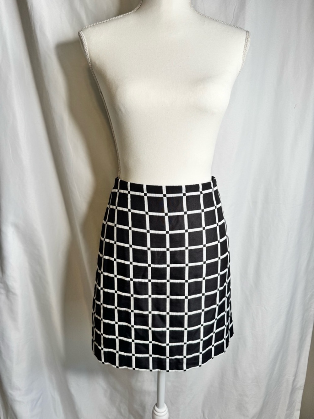 Ann Taylor Black White Grid Skirt Size 6 Mini Lined Career Preppy - Picture 4 of 13